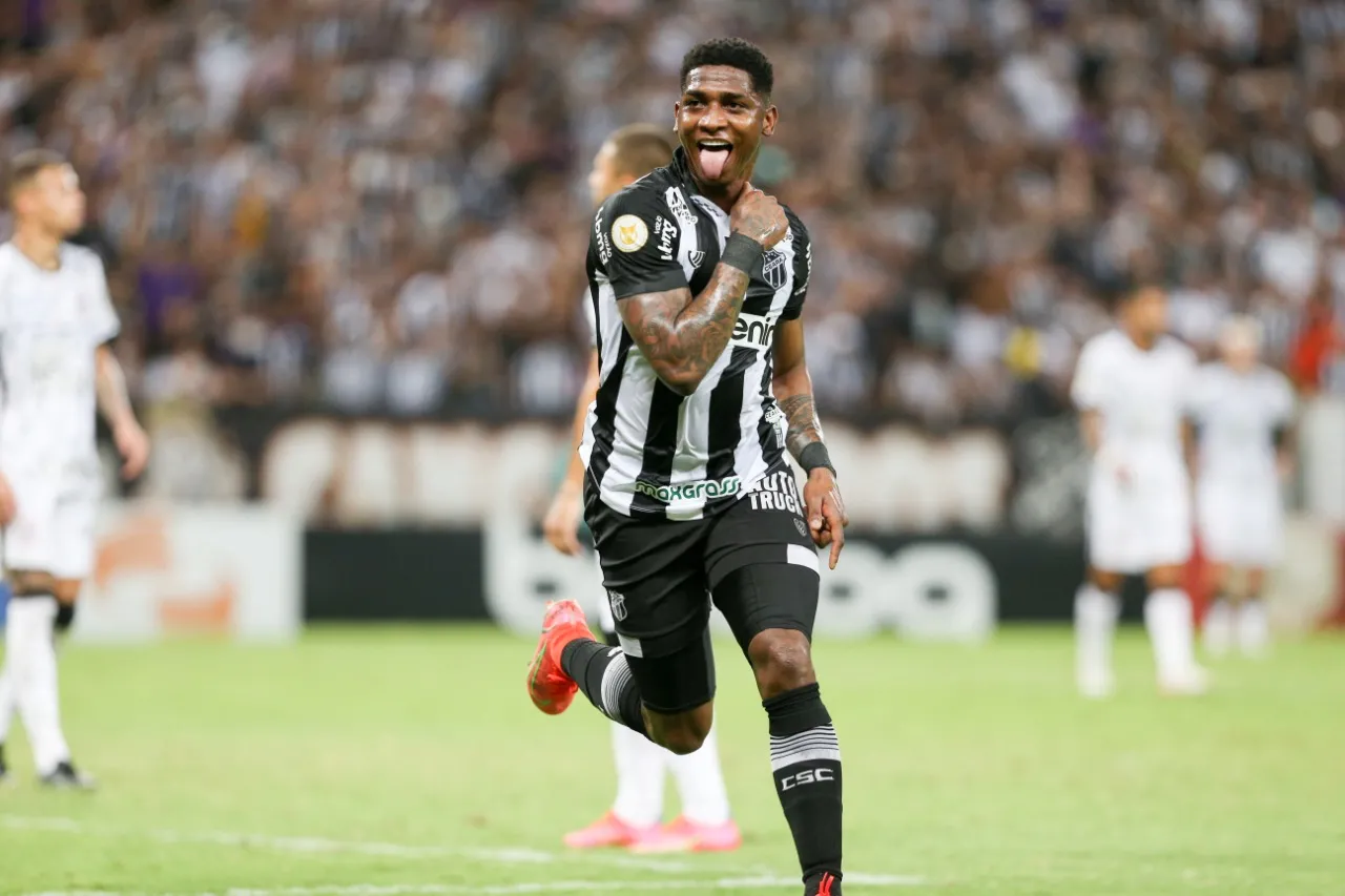 Yony González anotou o gol da vitória do Ceará contra o Corinthians na última quinta-feira (25) na Arena Castelão