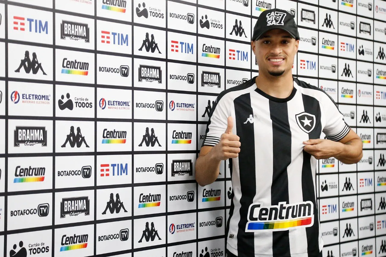 Luiz Henrique participou de 11 partidas do Botafogo e teve poucas chances como titular