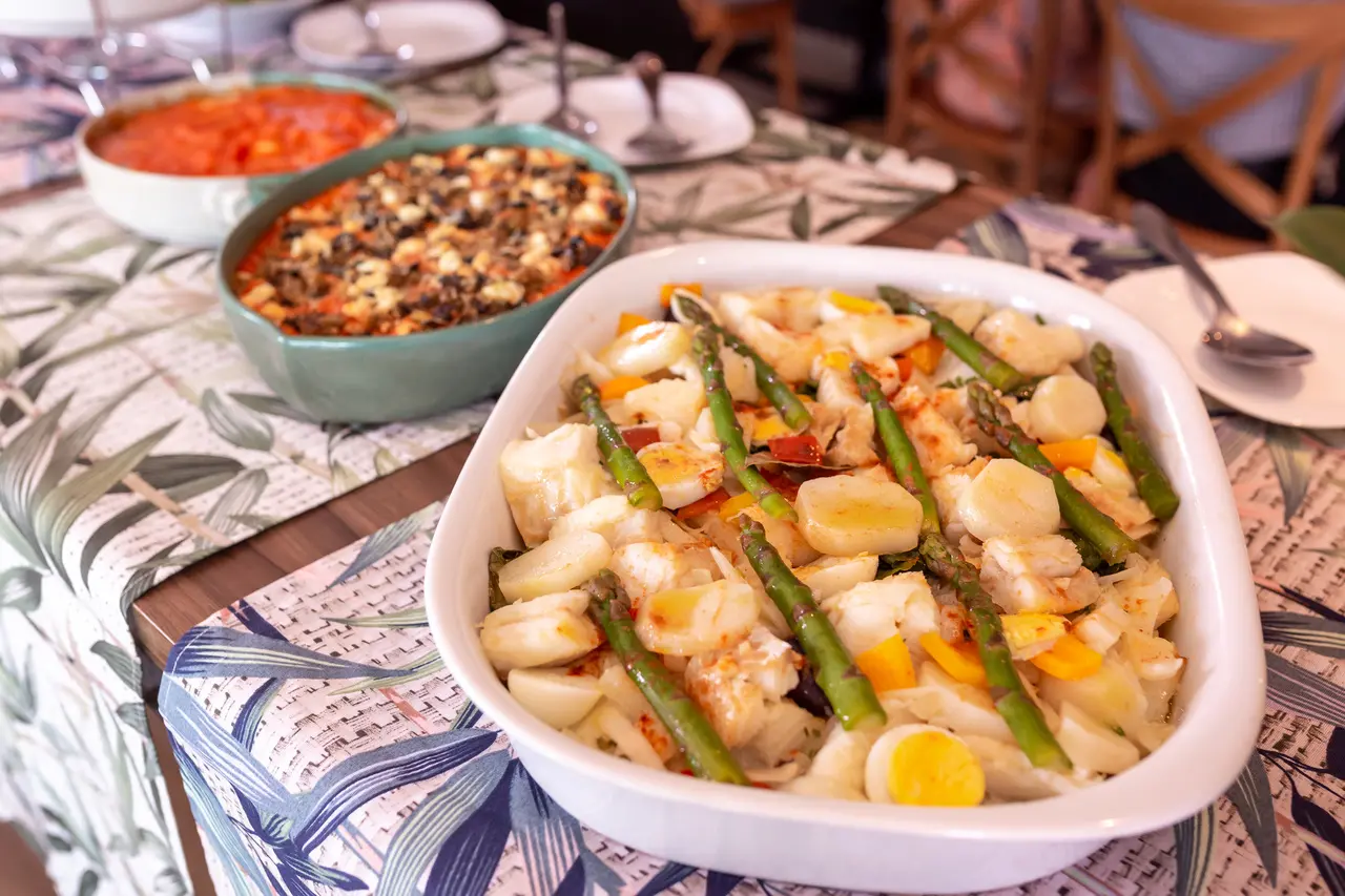bacalhau à portuguesa como uma excelente opção para o jantar do fim de ano.