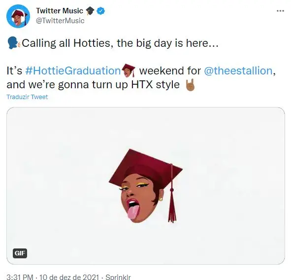Tuíte do Twitter sobre graduação e emoji de Megan Thee Stallion