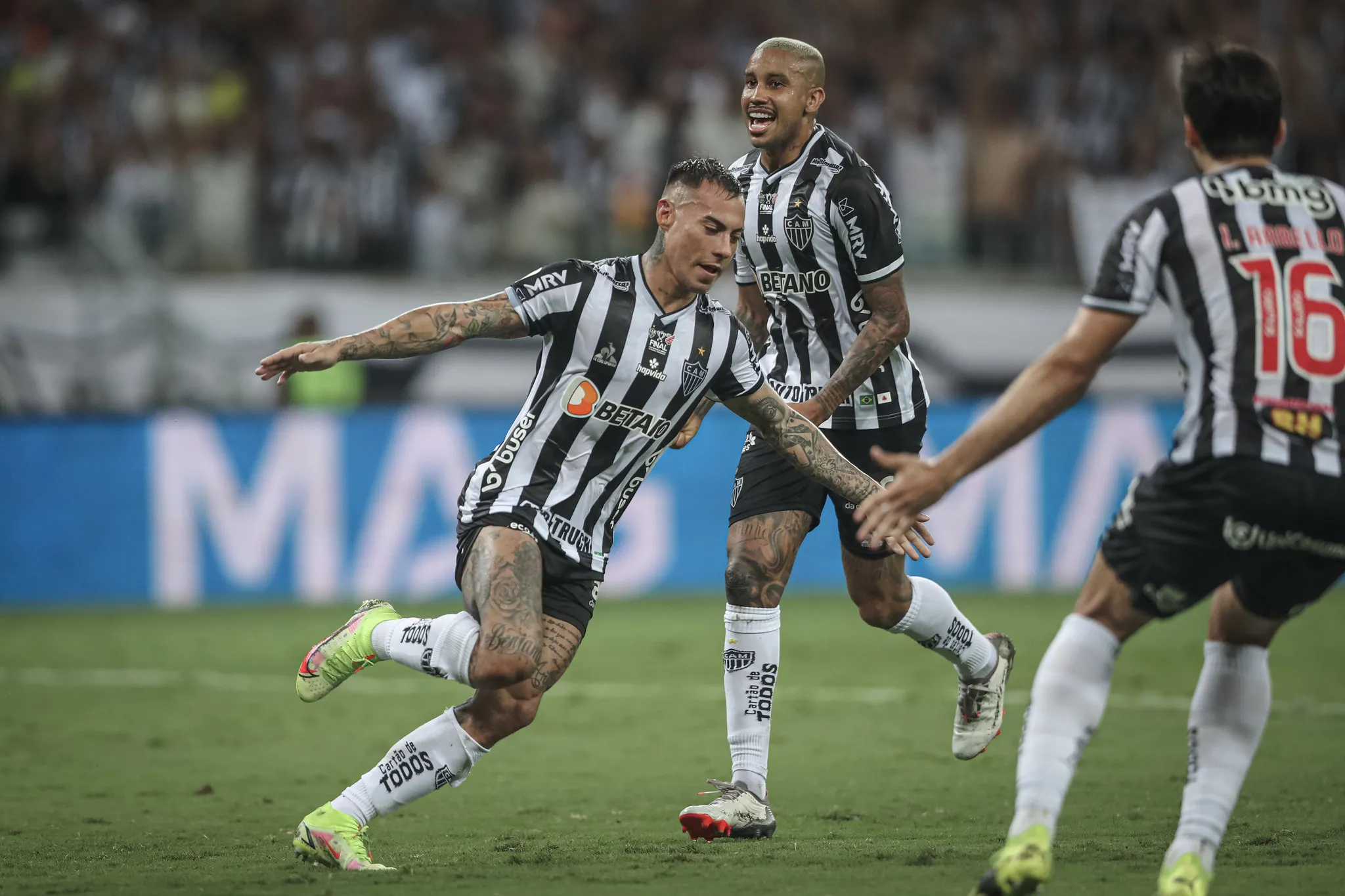 Vargas foi o principal jogador do Atlético-MG na partida, com dois gols marcados