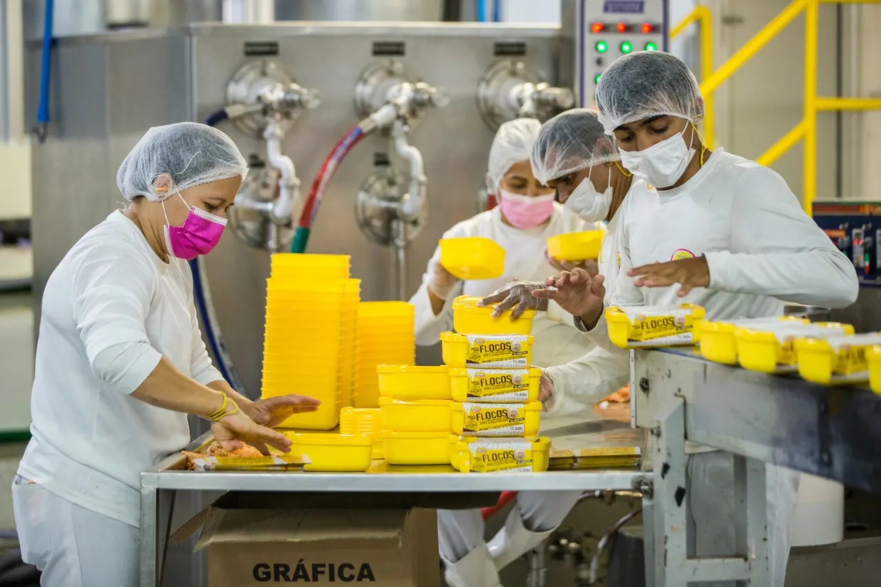 Funcionários setor de sorvete