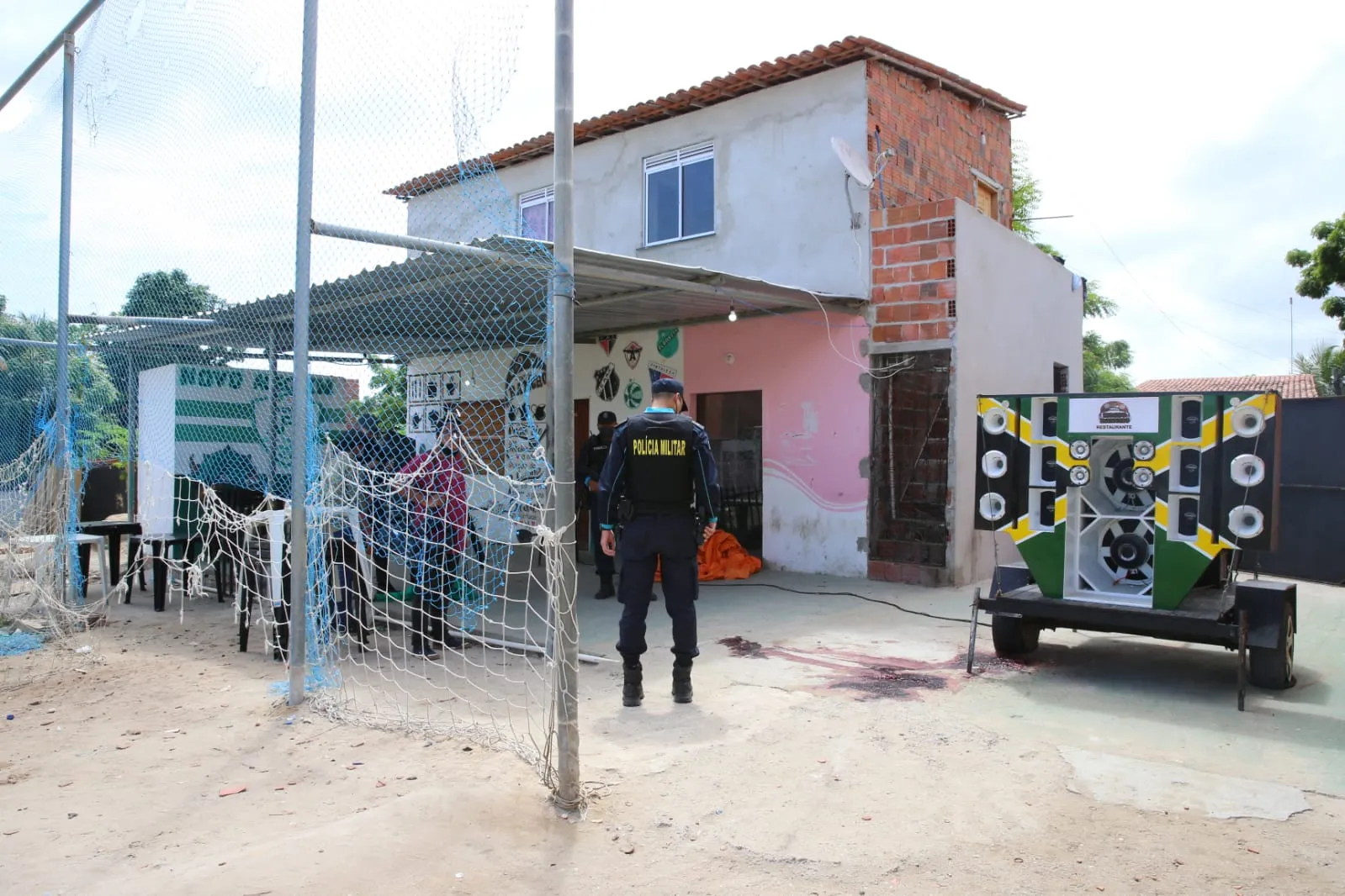 Marcas de sangue ainda são vistas na área onde os crimes ocorreram