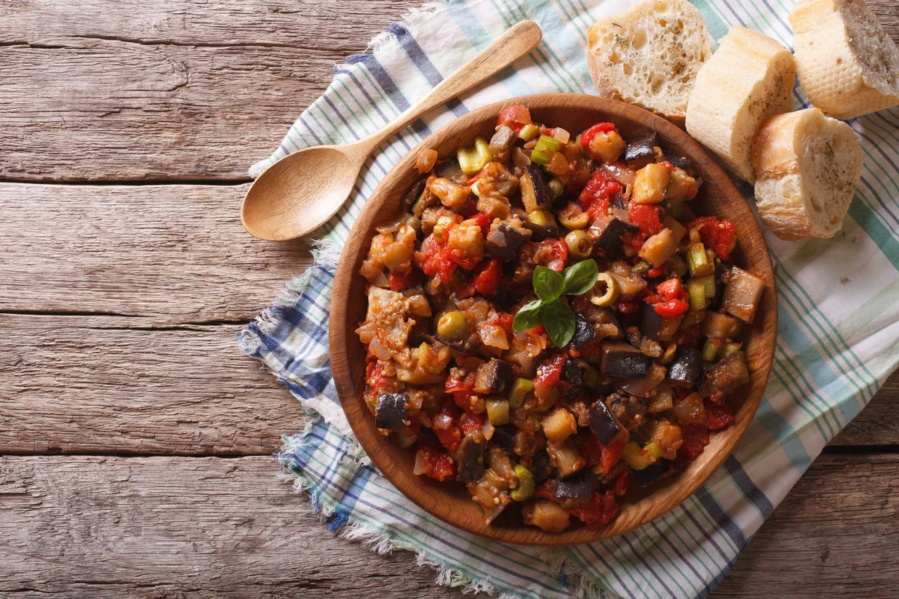 Caponata de berinjela é opção para vegetarianos da mesa