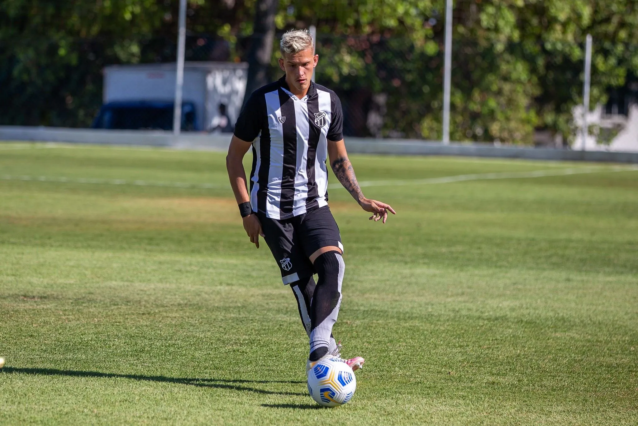 Lateral-esquerdo Alessandro foi emprestado ao Botafogo-PB