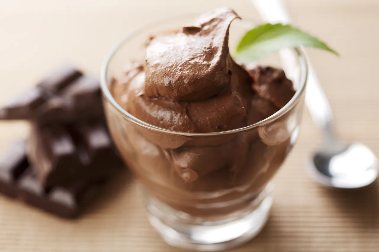 Mousse de chocolate é receita simples e rápida