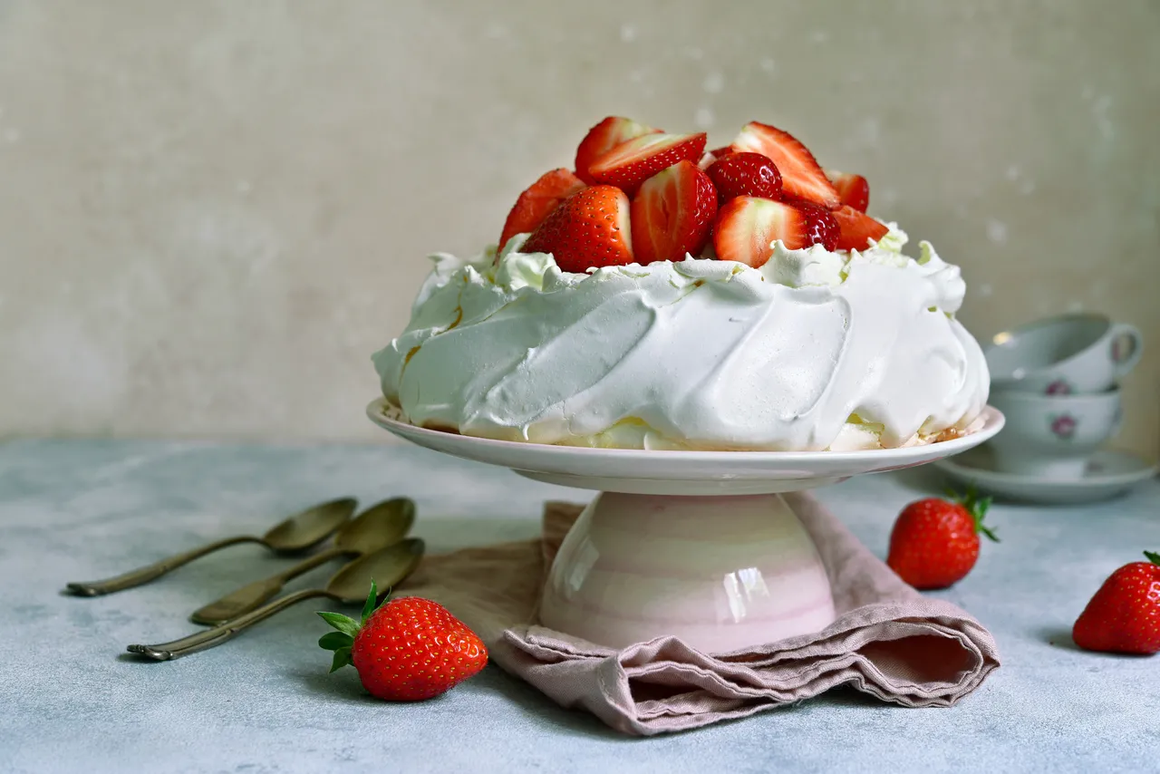 Pavlova de morango é a receita mais elaborada dessa lista