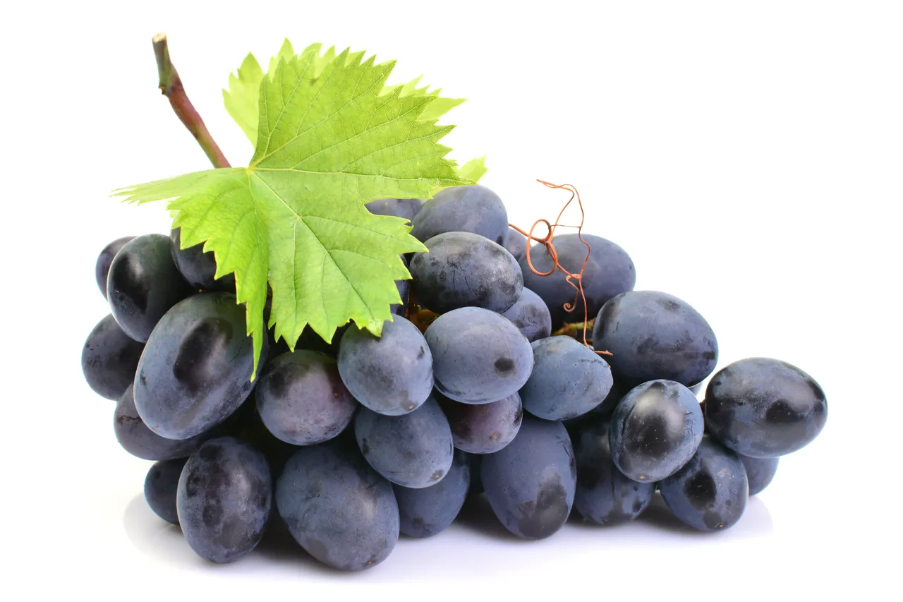 No caso das uvas, os caroços devem ser guardados para garantir a sorte