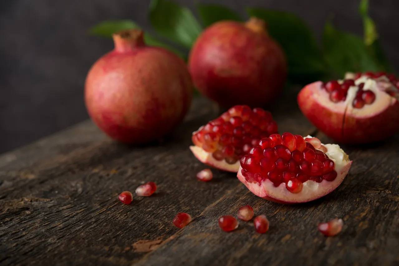 Assim como as uvas, a simpatia com romã deve continuar durante todo o ano