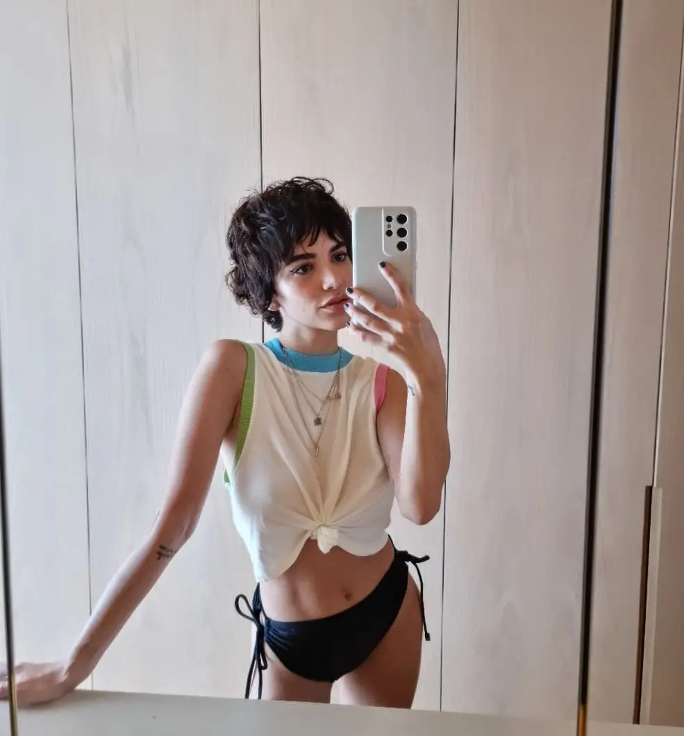 Manu Gavassi de biquíni