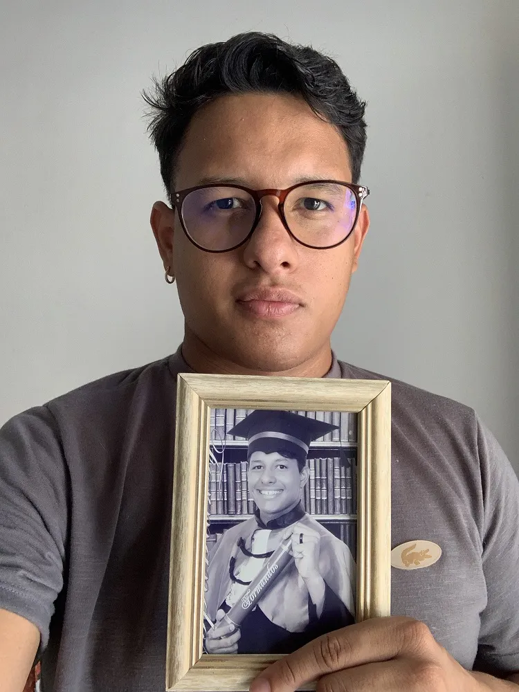 Para Tomaz, dificilmente conseguimos ter com tanta intensidade a experiência de reviver momentos como acontece com a fotografia impressa