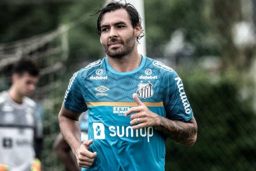 Ricardo Goulart em treino pelo Santos