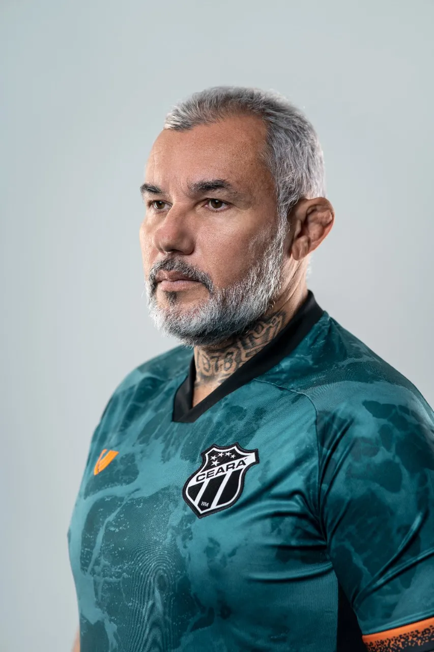 Camisa de goleiro faz homenagem ao turismo