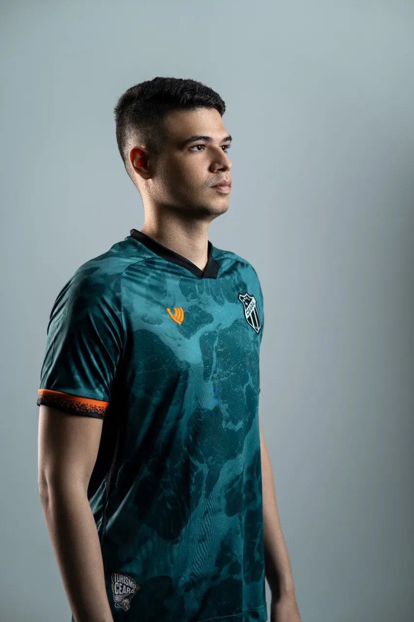 Camisa de goleiro faz homenagem ao turismo