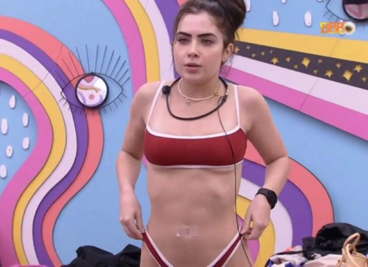 Jade explicou o uso do esparadrapo para Eliezer