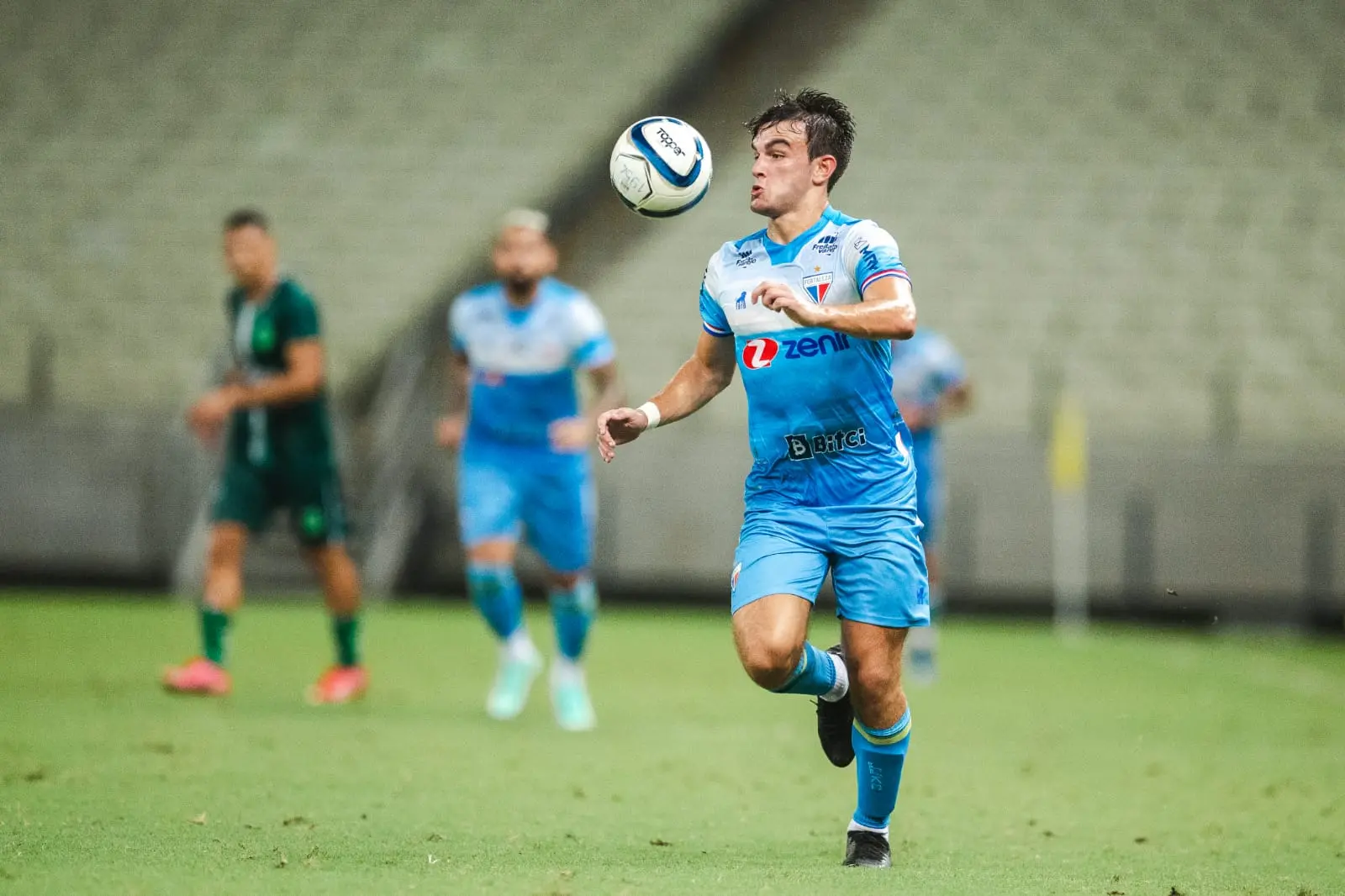 Depietri com a bola dominada