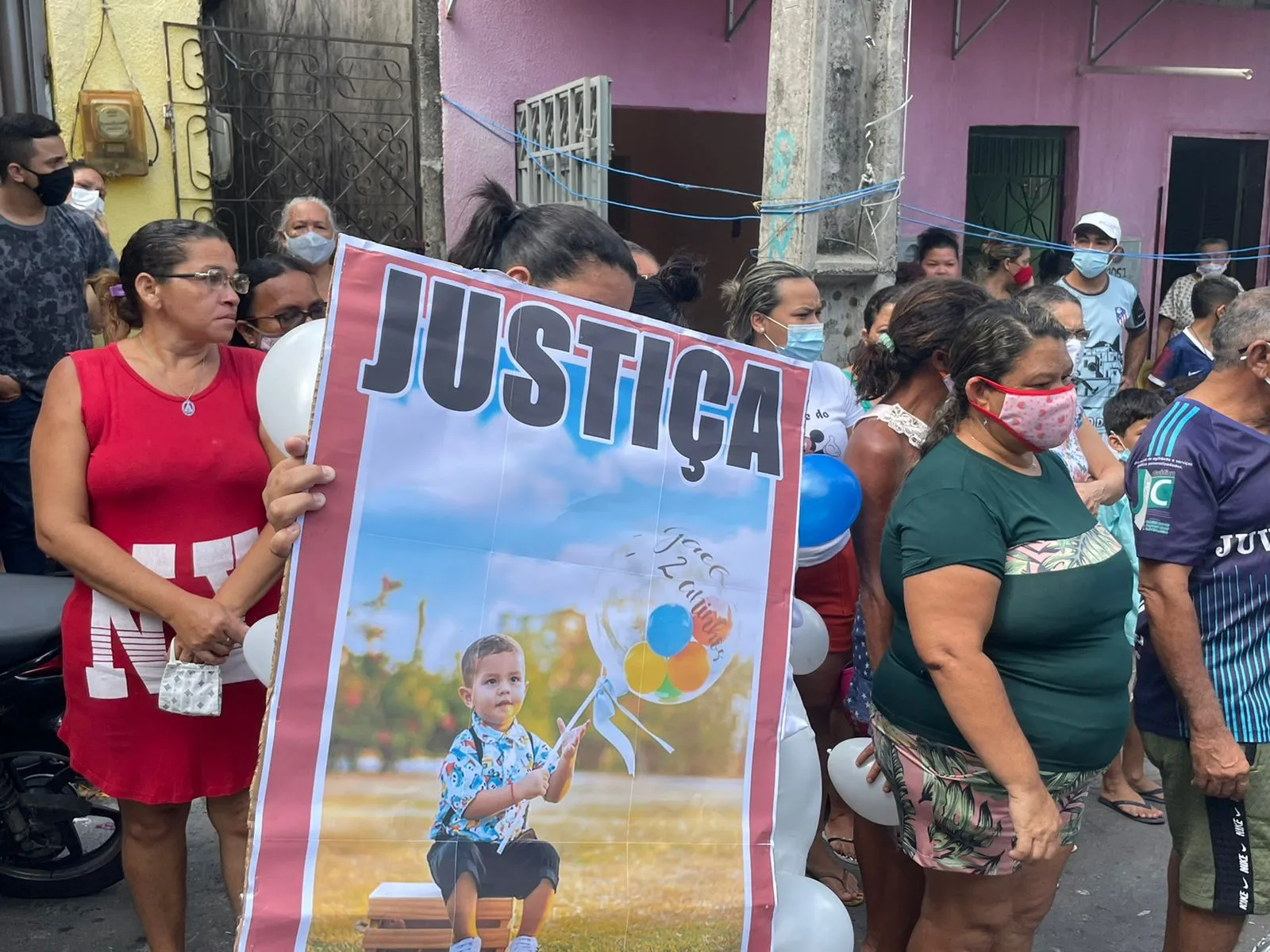 O condutor do veículo causador do acidente ainda não foi identificado