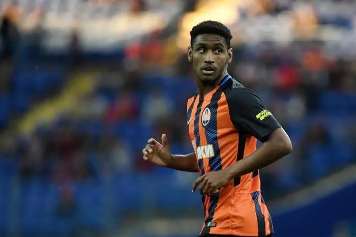Tetê em ação pelo Shakhtar