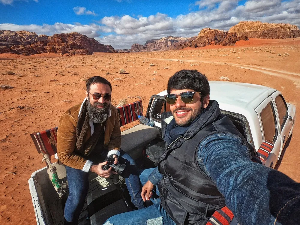 Thelmo Maia e Lucas Fernandes: dupla empreende inspiradoras e ricas travessias pelas artérias do mundo