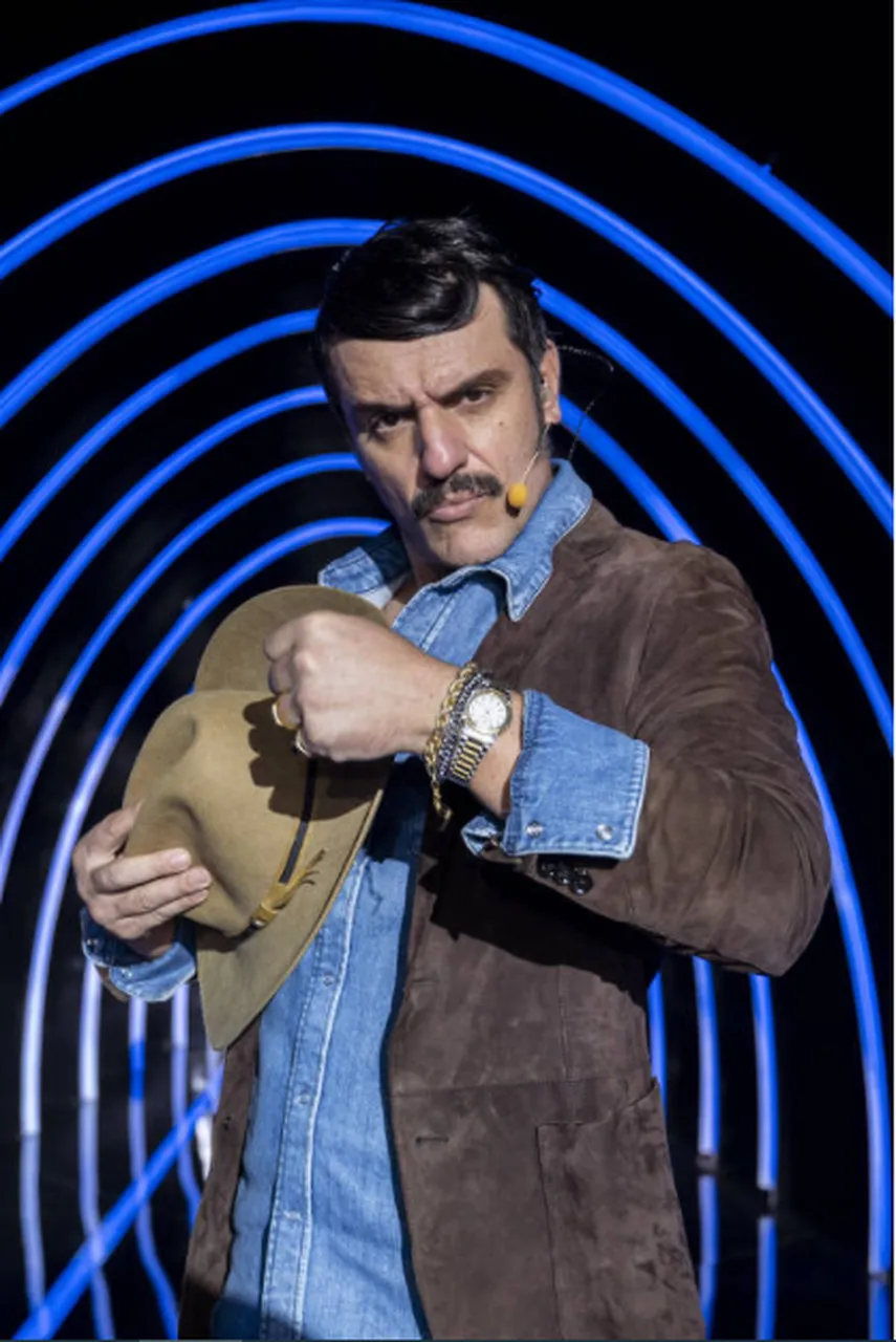 Rodrigo Lombardi como Sinhozinho Malta, de 