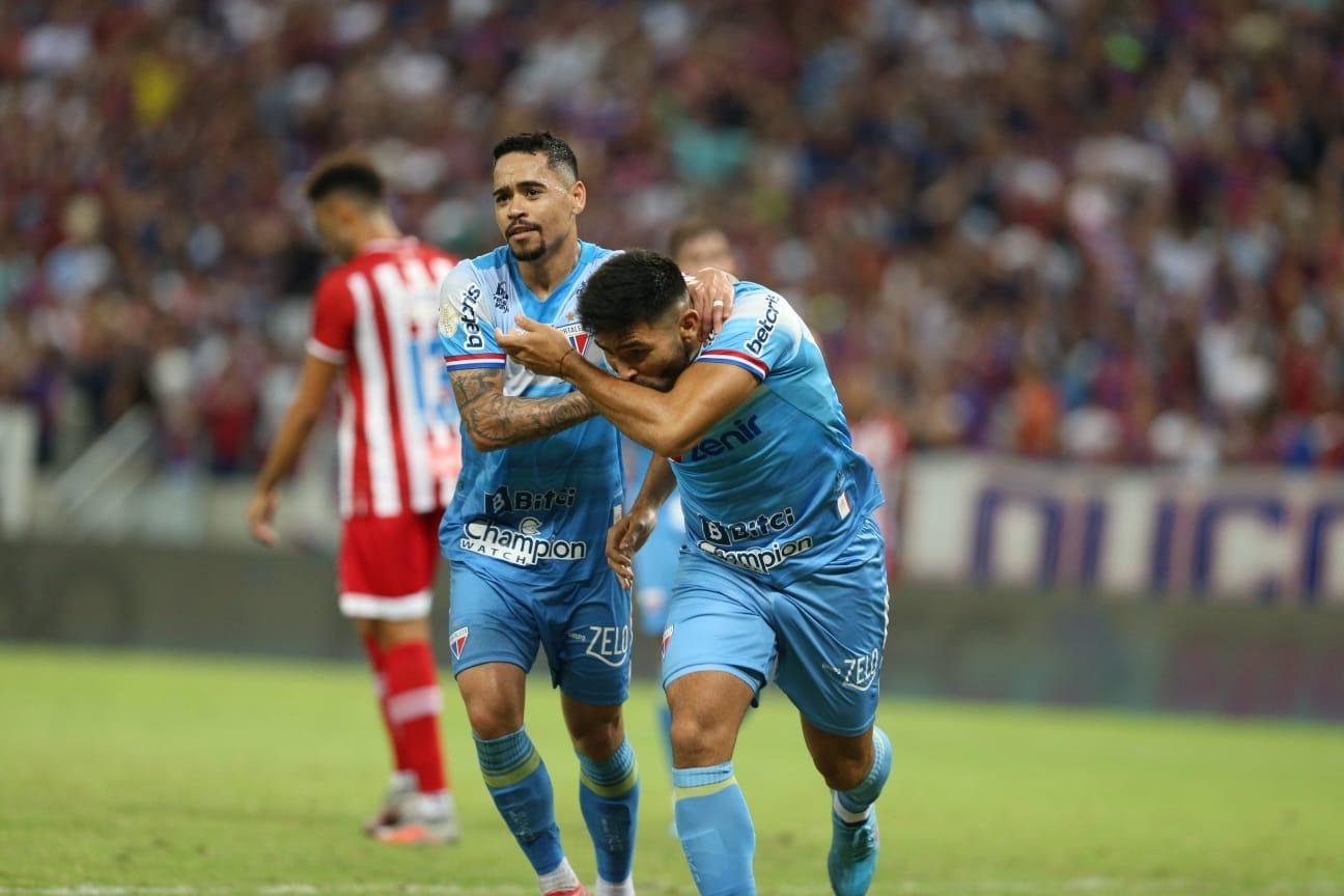 Pikachu e Romero comemora gol pelo Fortaleza