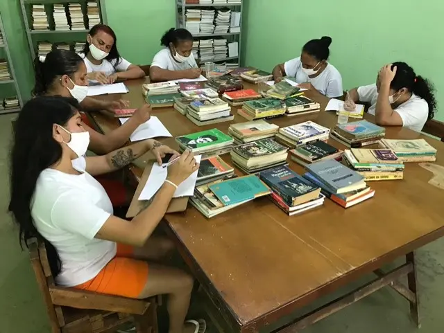 O projeto Livro Aberto prevê remição da pena por meio da leitura