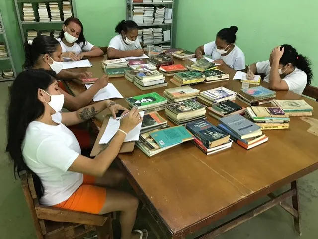 O projeto Livro Aberto prevê remição da pena por meio da leitura