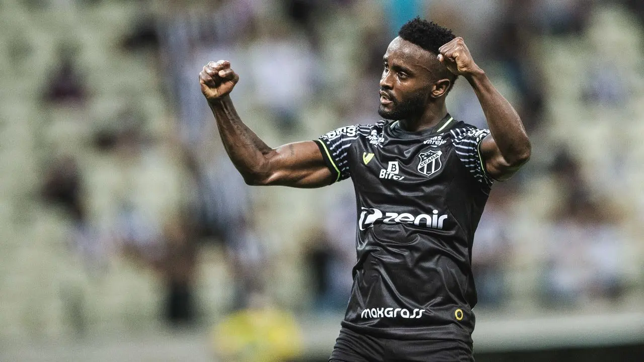 Mendoza comemora gol pelo Ceará