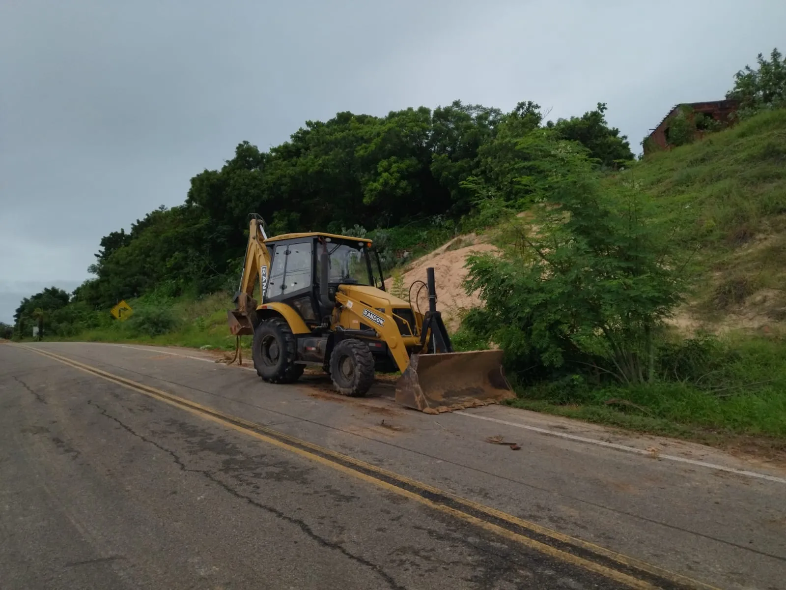 Obras da SOP no local