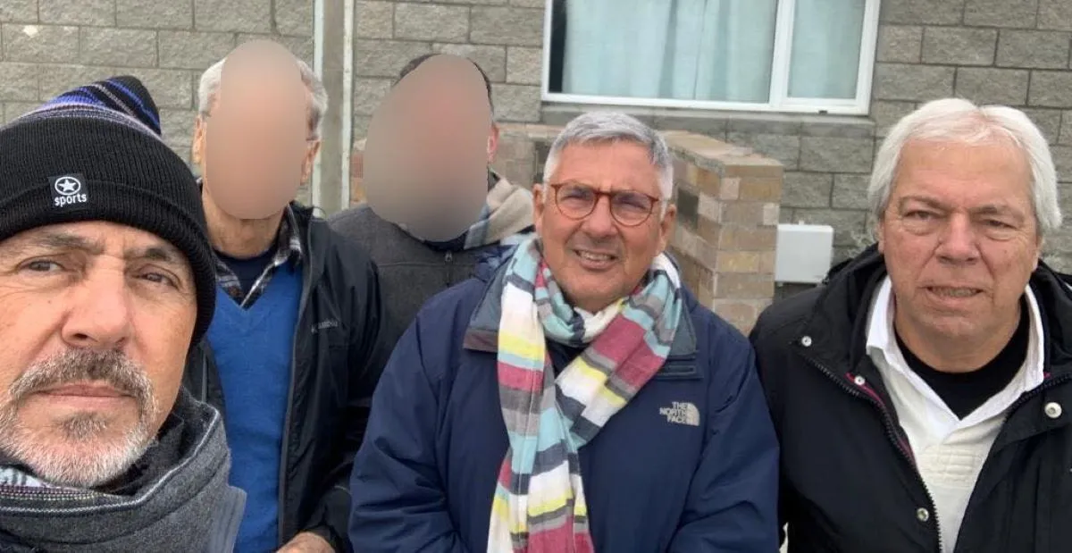 Gian, Mário e Antônio são amigos e estavam à bordo da aeronave que desapareceu
