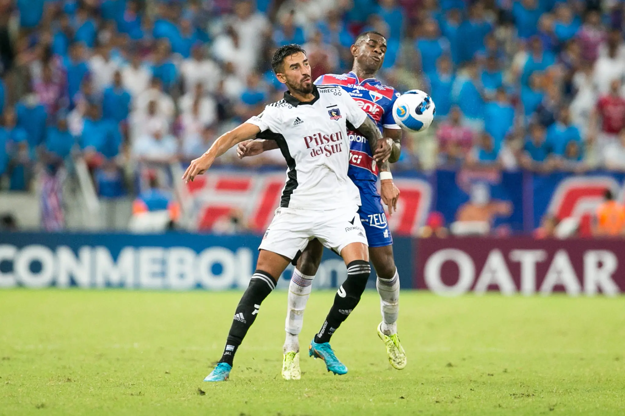 Marcelo Benevenuto em disputa de bola