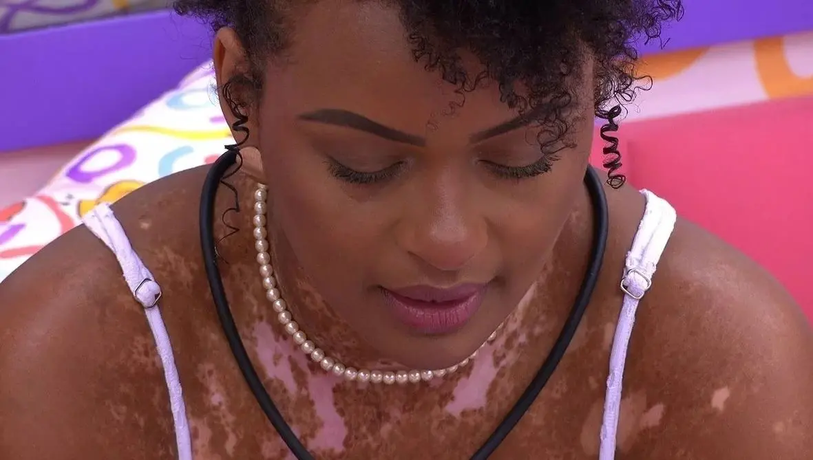 Natália chora no BBB 22