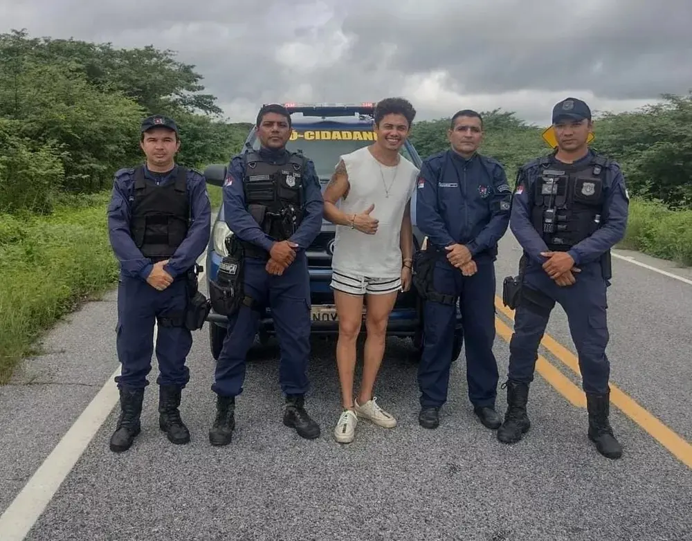 Silvero Pereira e amigos foram ajudados por agentes do Pró-Cidadania de Piquet Carneiro