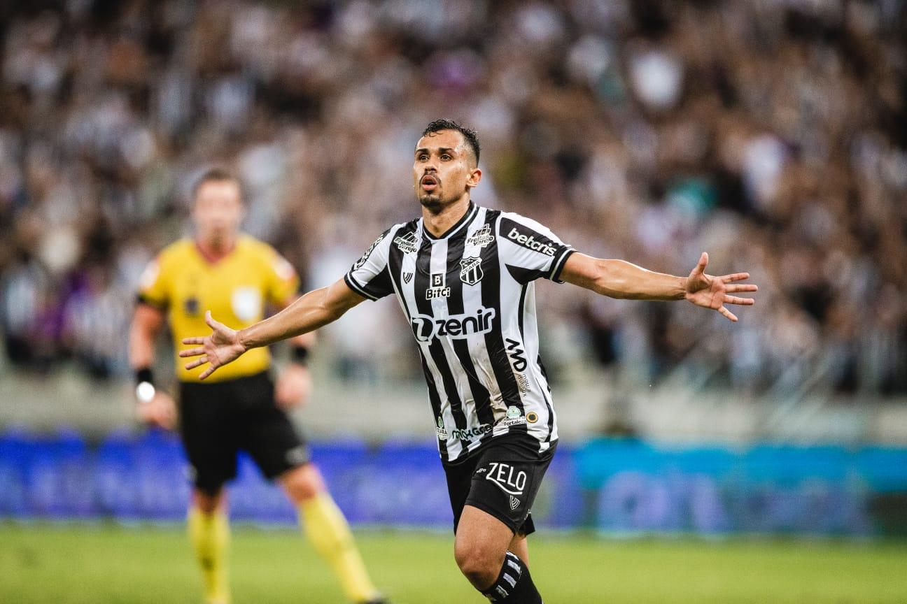 Lima comemora gol pelo Ceará