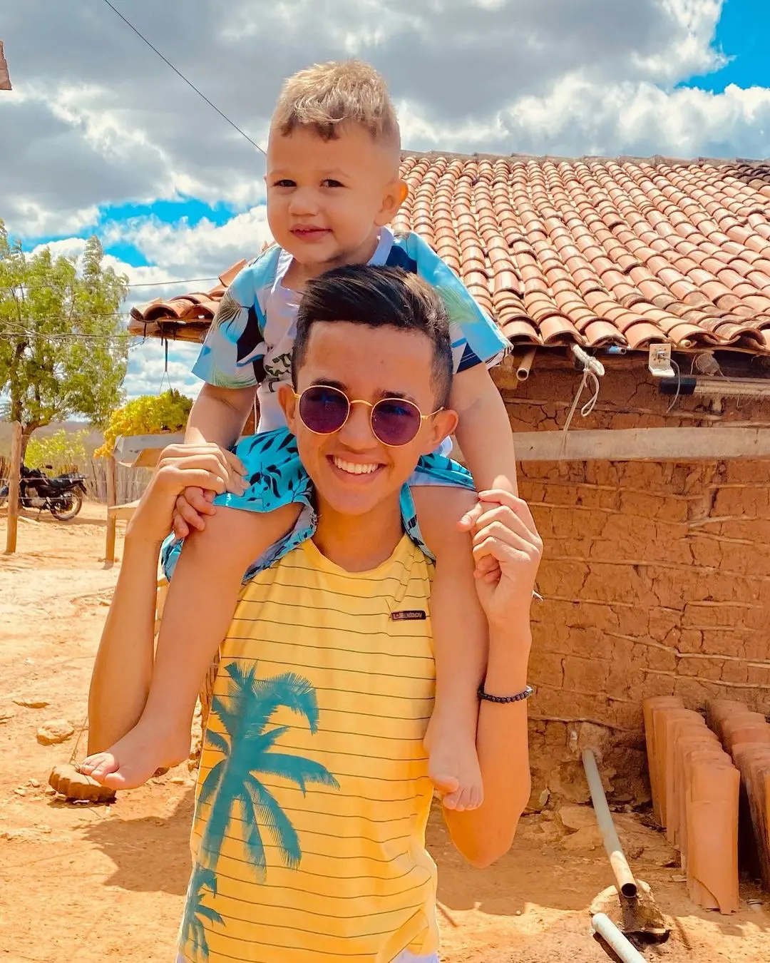 Influenciador Paulo Henrique e o irmão