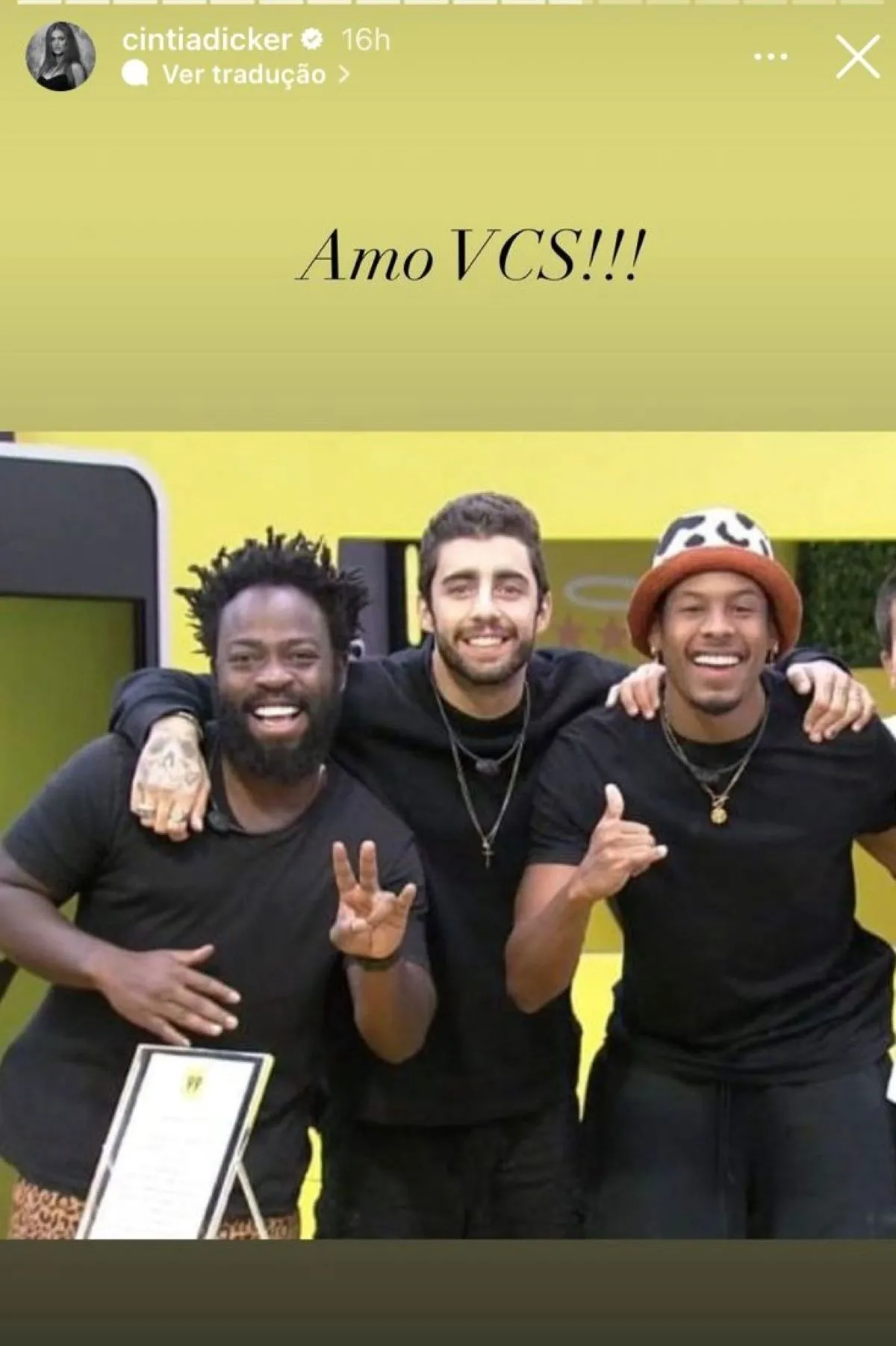 Cíntia cortou Arthur de uma foto dos amigos
