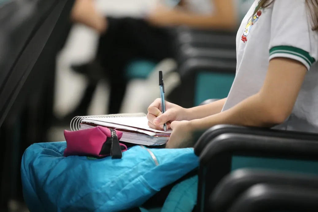 As redes realizaram avaliação diagnóstica, justamente para saber o nível de aprendizado dos alunos. As provas foram aplicadas em 2021 e 2022.