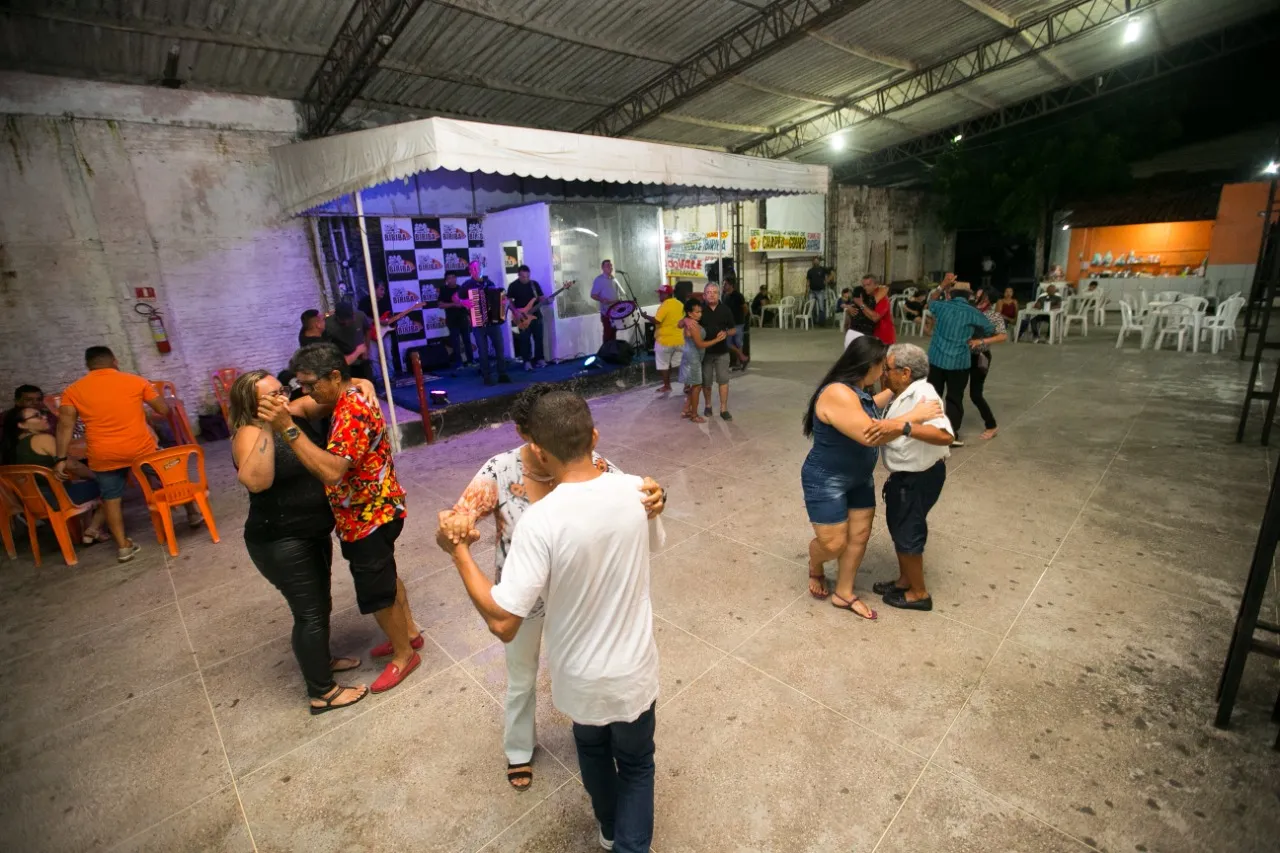 Grandes sucessos do forró tocaram durante as quatro horas de show