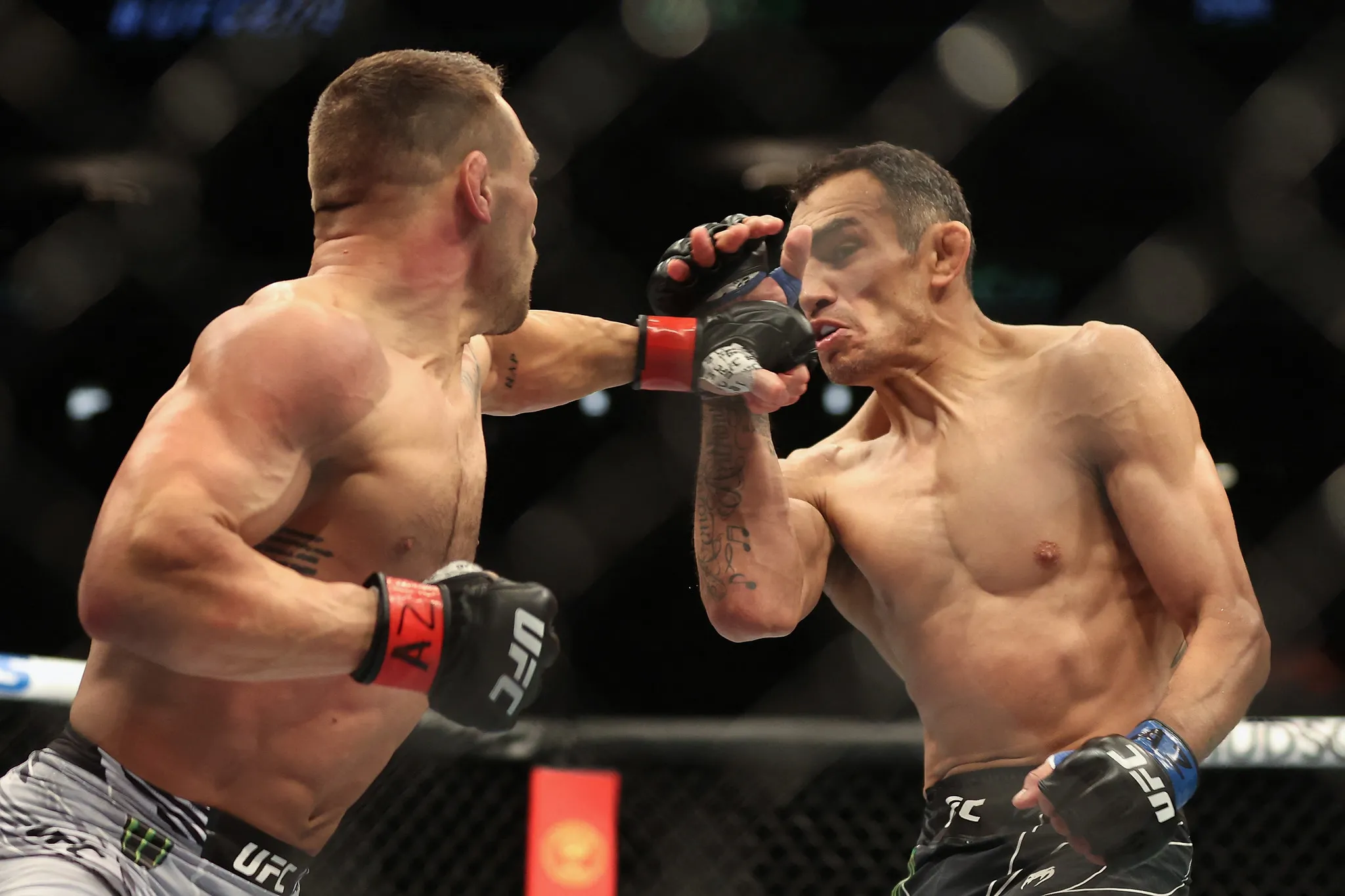 Tony Ferguson e Michael Chandler se enfrentaram pelo UFC 274