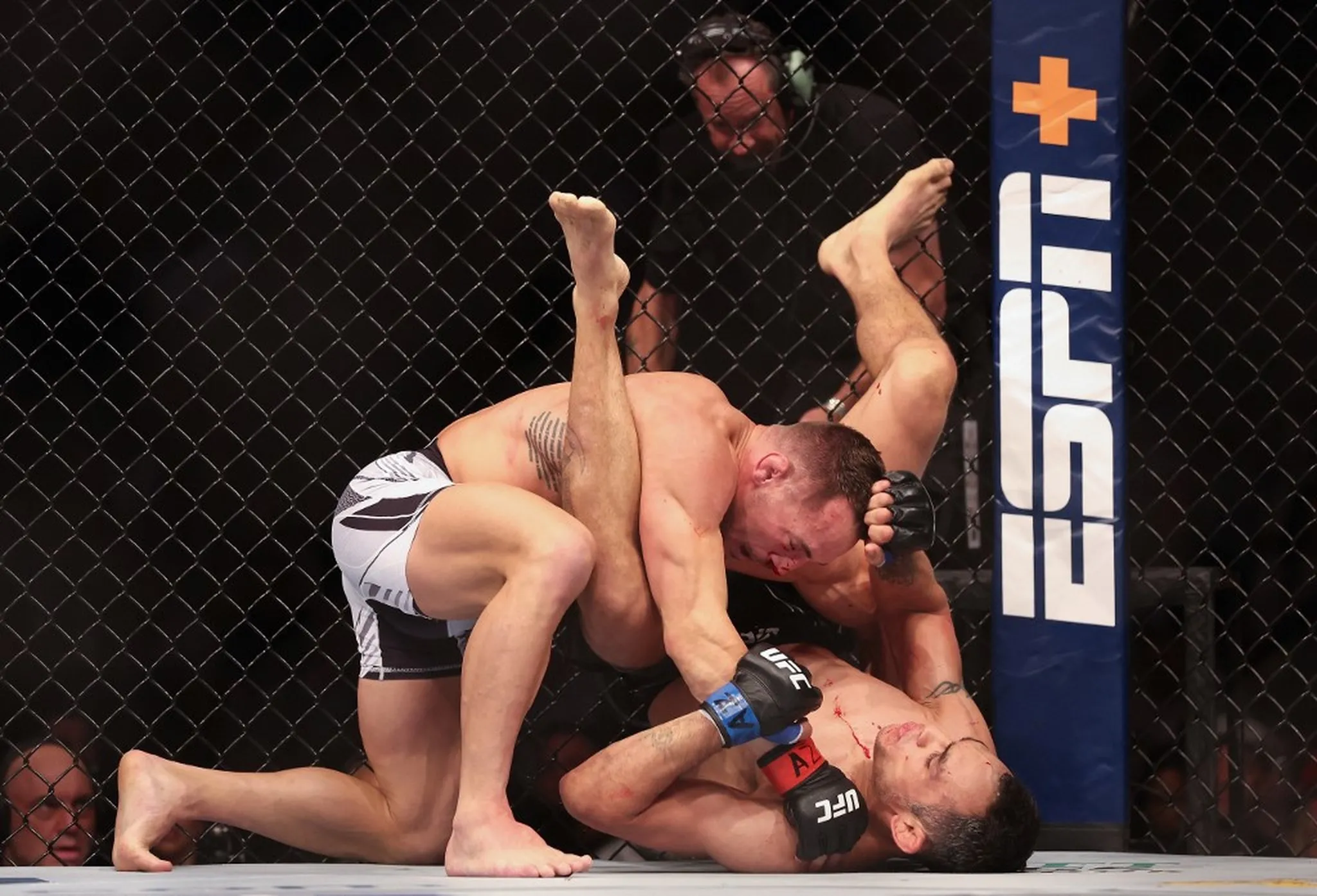 Michael Chandler e Tony Ferguson se enfrentaram pelo UFC 274