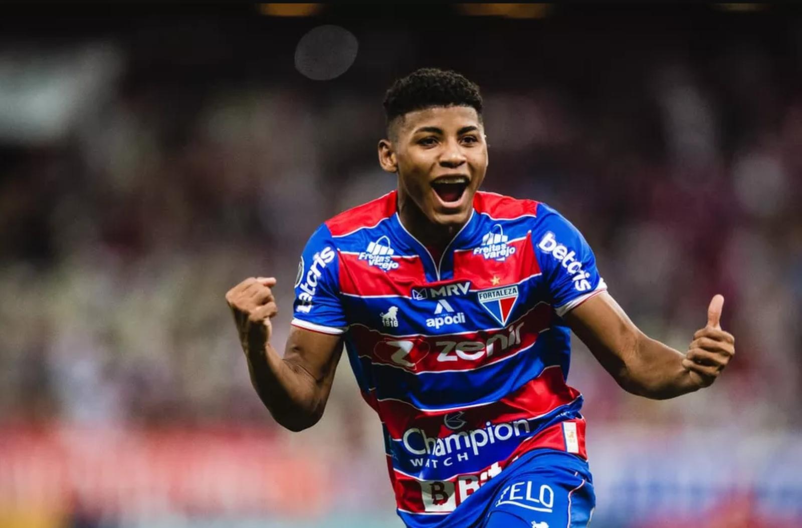 Hércules comemora gol pelo Fortaleza