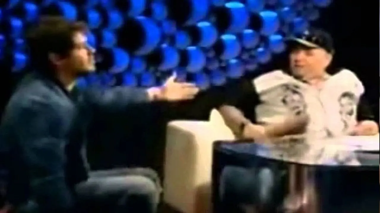 Imagem mostra Dado Dolabella discutindo com João Gordo em 2003