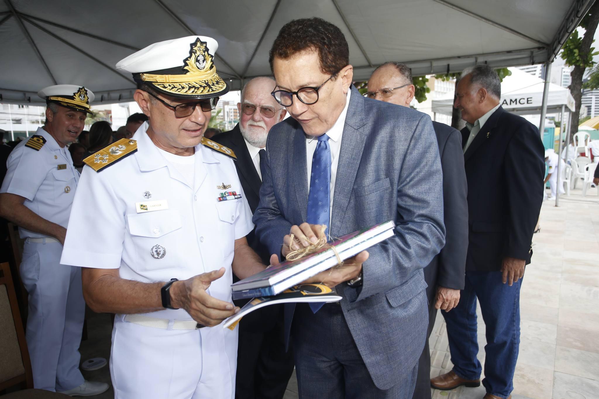 Almirante Almir Garnier Santos e Elpídio Nogueira