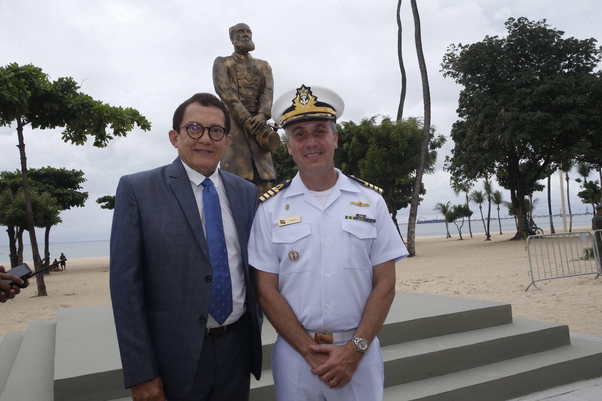 Elpídio Nogueira e Capitão de Mar e Guerra Anderson Valença
