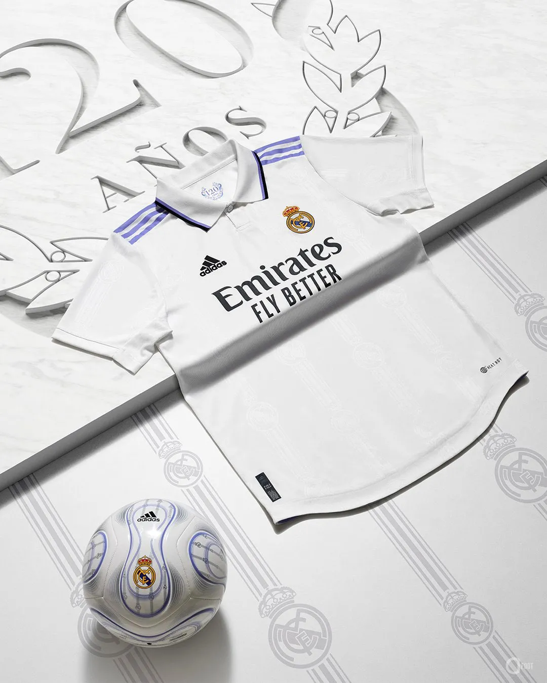 O Real Madrid lançou o novo uniforme do clube nesta segunda-feira (16)