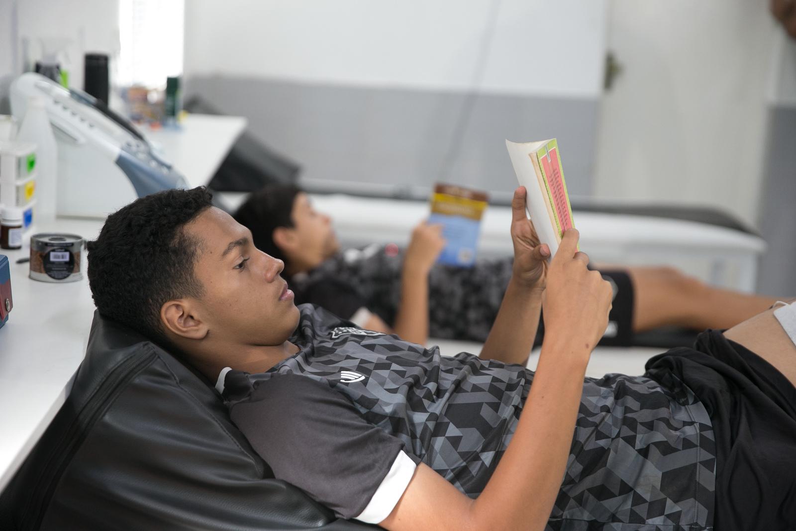 Atleta da base do Ceará realiza a leitura na base