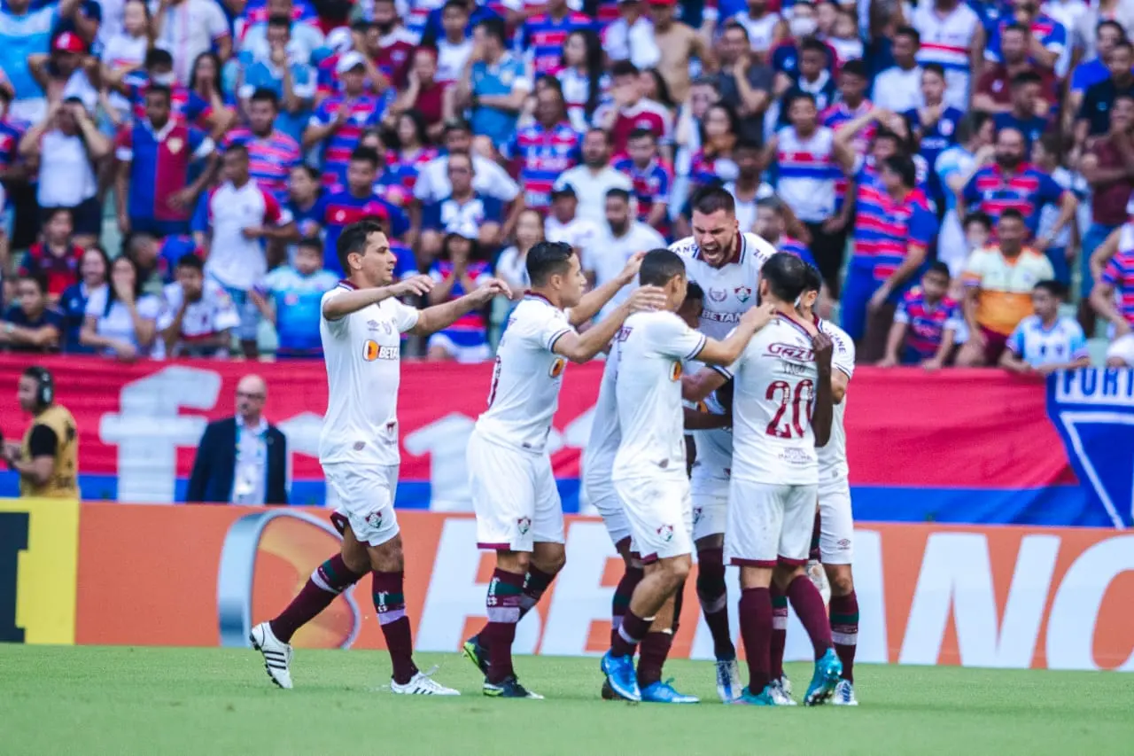 Jogadores do Fluminense comemoram gol