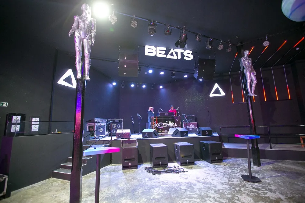 Nesta sexta-feira (27), subirá ao palco a Superbanda e vários DJs residentes: programação diversa
