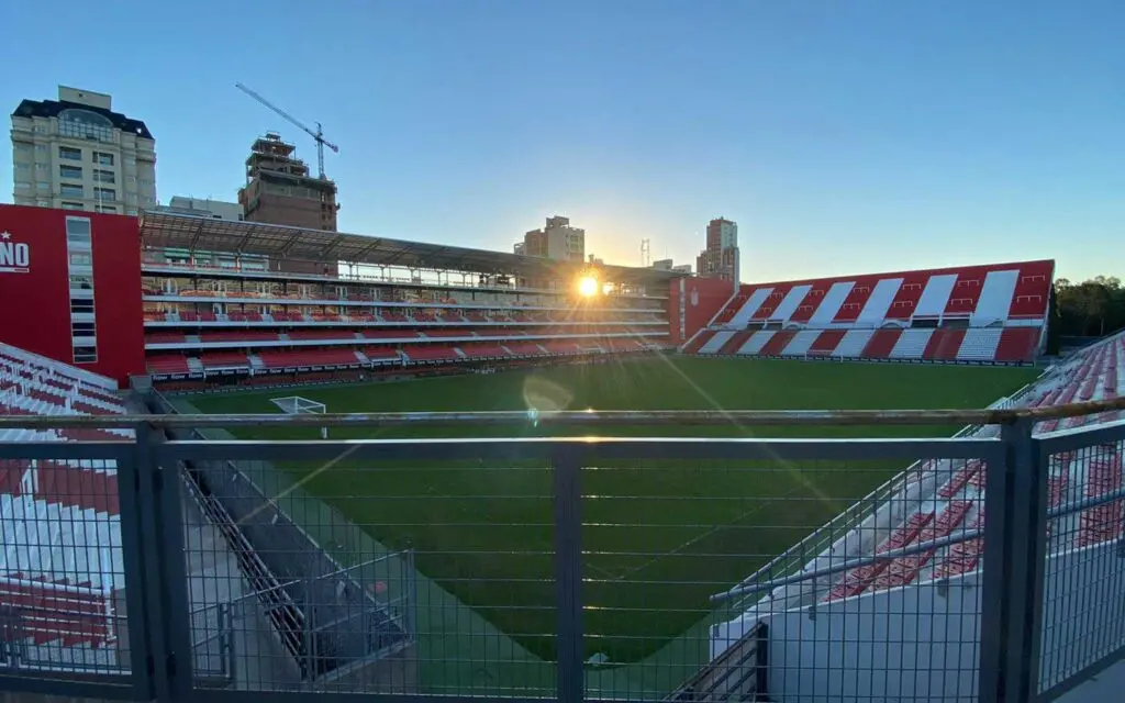 Imagem do estádio do Estudiantes, na sede do clube