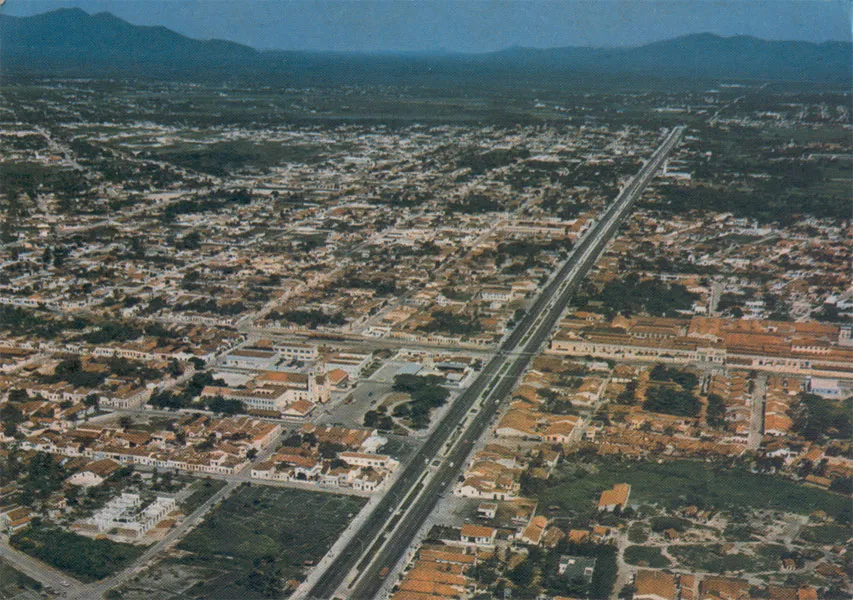Vista aérea da Bezerra de Menezes na década de 1970
